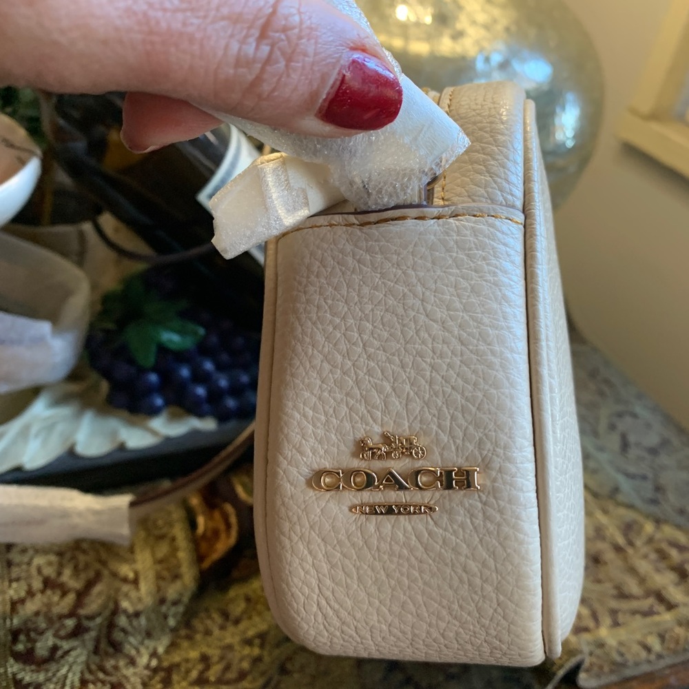 Authentic COACH Pebbled leather top zip Peanut Crossbody - Picture 6 of 15